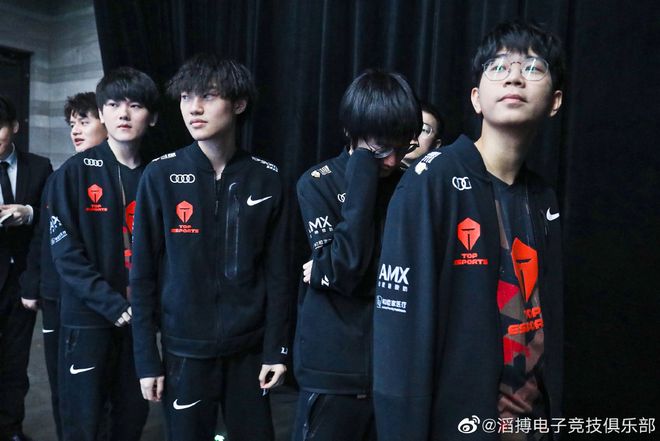 展现了他无 展现了他无