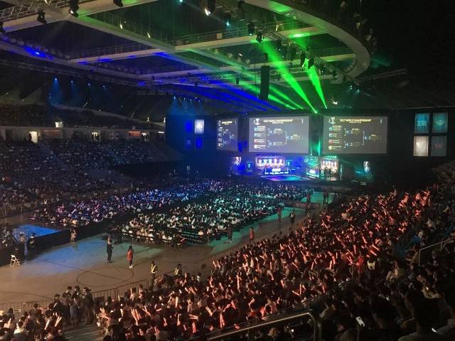 凭借其卓越 凭借其卓越